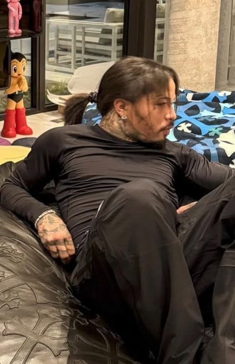 But when not hitting the pads, Davis' new look is quite incredible